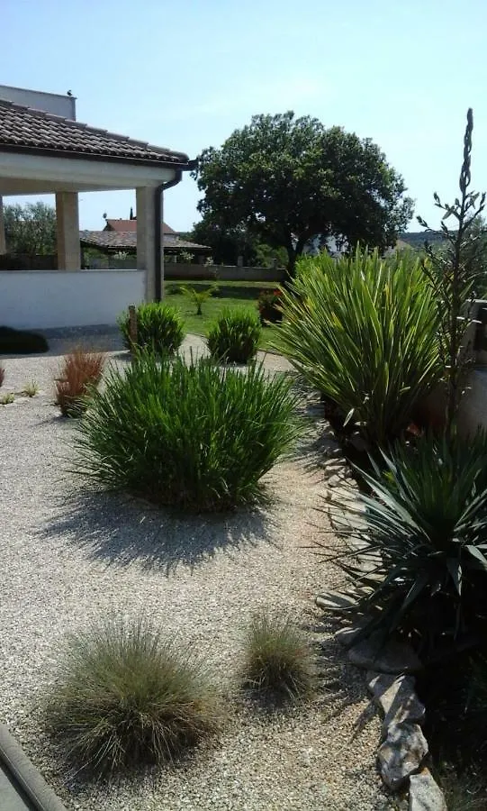 Apartments Bolt Pola 0*,  Croazia