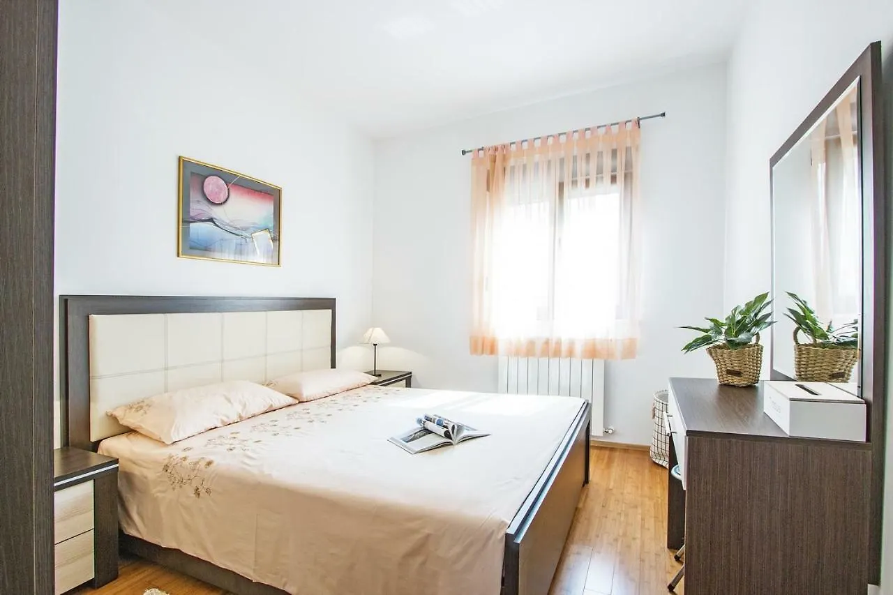 Apartments Bolt Pola
