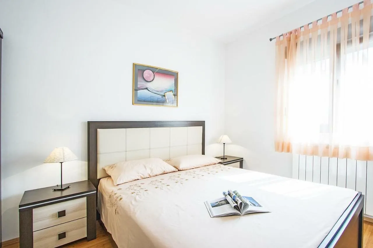Apartments Bolt Pola Croazia