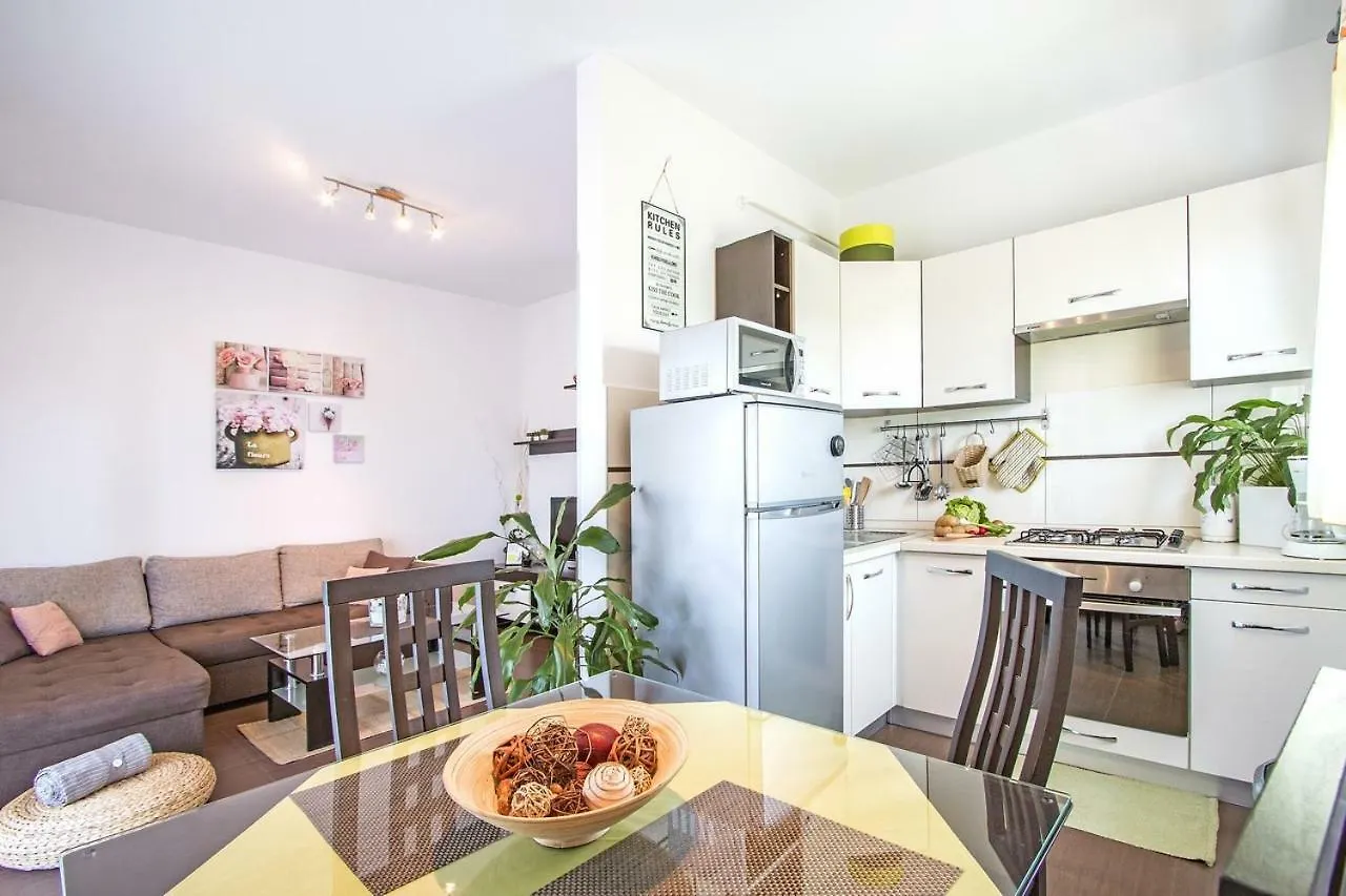 Apartments Bolt Pola